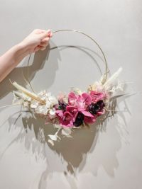 おしゃれ花嫁に人気のミニプロテアや胡蝶蘭を束ねたテラコッタ