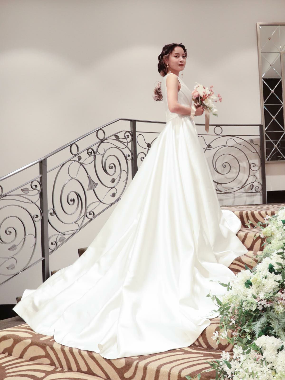 オフホワイト 組み替え ドレス Aライン ベアトップ 背中見せ  
