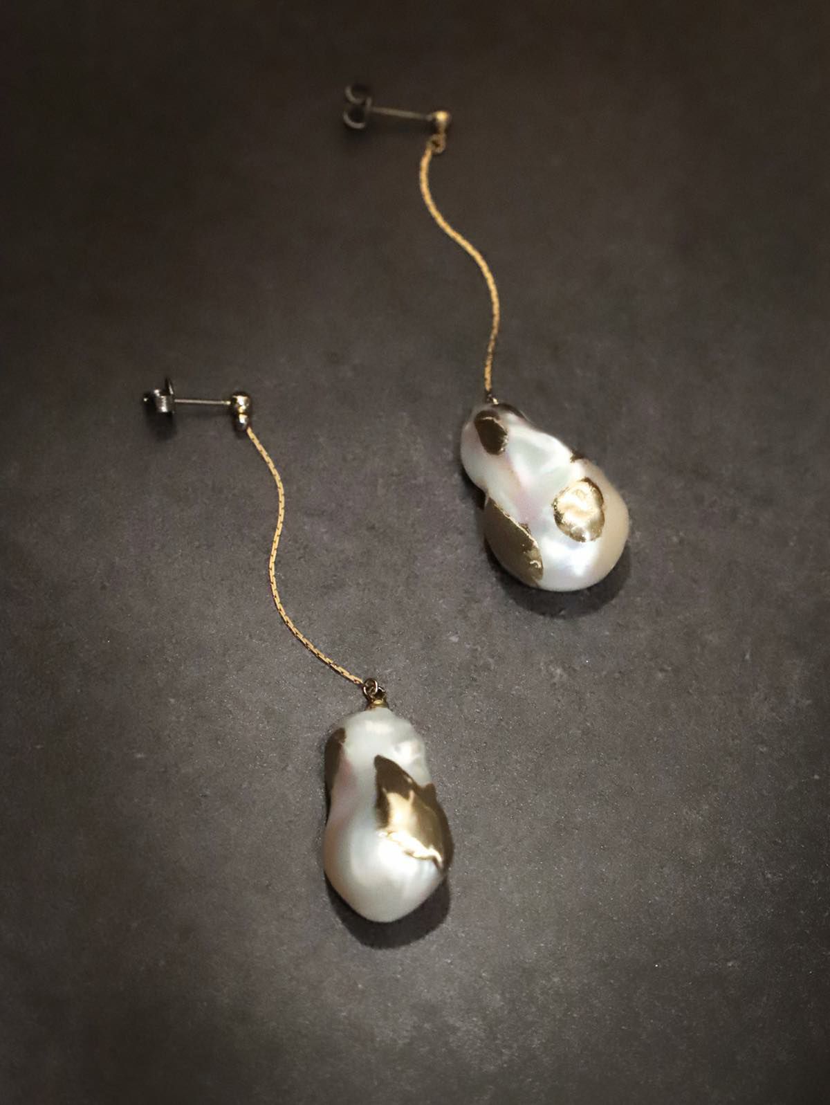 White Oyster Drop Earring&Pierce - Vintage Gold 【WDP-ER-02】 バロックパール/オイスターパール /淡水パール/ピアス/イヤリング | DRESSY ONLINE[ドレシーオンライン] by プラコレ